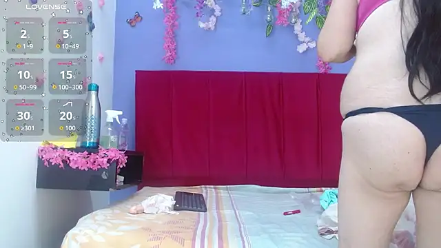 Snapshot of andrealopezcm101 chatting on 09.17.25 andrealopezcm101 online show from 09.17.25