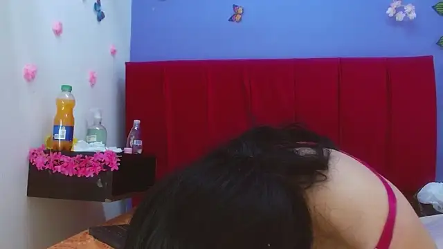 Snapshot of andrealopezcm101 chatting on 10.20.25 andrealopezcm101 online show from 10.20.25