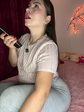 Amelia laurent online show from 07.03.26
