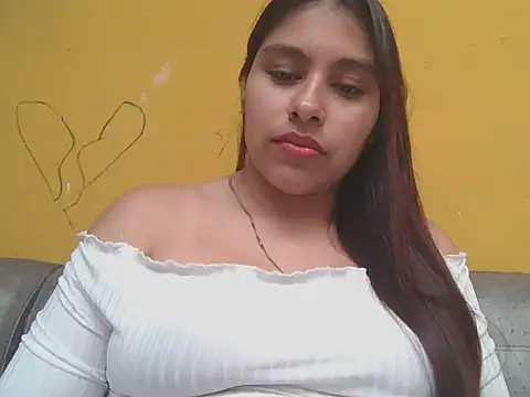 Snapshot of zairabreze chatting on 10.18.25 zairabreze online show from 10.18.25