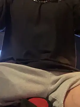 Snapshot of anhkiet_huang chatting on 10.15.25 anhkiet huang online show from 10.15.25