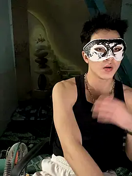 Snapshot of anhkiet_huang chatting on 10.26.25 anhkiet huang online show from 10.26.25