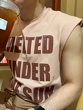 Snapshot of anhkiet_huang chatting on 10.30.25 anhkiet huang online show from 10.30.25