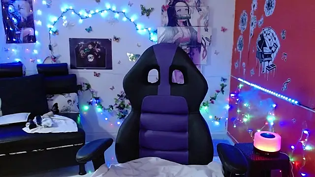 Snapshot of carol_20 chatting on 12.04.24 carol 20 online show from 12.04.24