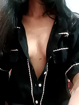 Daizy Shah online show from 10.04.25