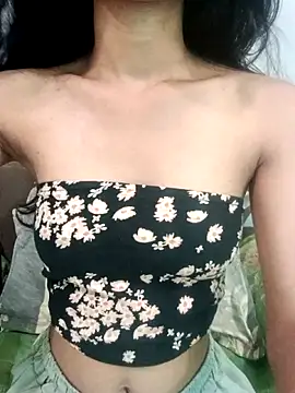 Daizy Shah online show from 02.19.26