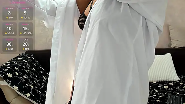 Snapshot of Alexya_Kat chatting on 10.17.25 Alexya Kat online show from 10.17.25