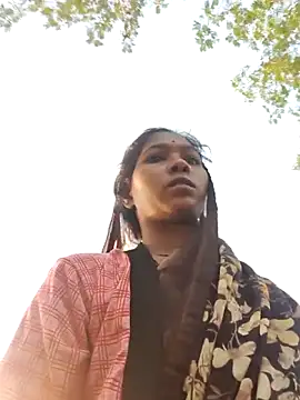 Snapshot of Fasfas2 chatting on 11.03.25 Fasfas2 online show from 11.03.25