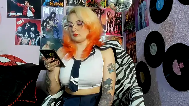 Avril Maria online show from 02.15.26