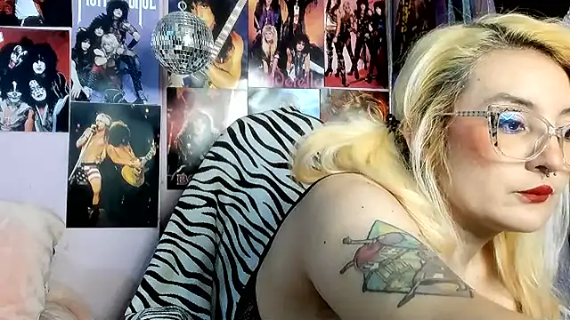 Avril Maria online show from 06.21.26