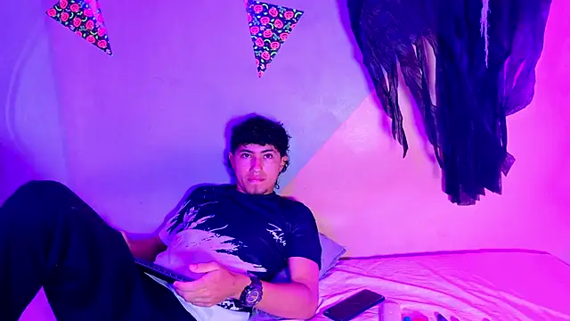 Laura and Kevin online show from 10.28.25