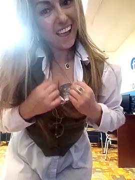 Snapshot of -AngelNova- chatting on 09.26.25 -AngelNova- online show from 09.26.25