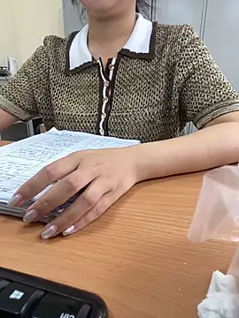 Snapshot of ThuPhuong-Tr chatting on 09.11.25 ThuPhuong-Tr online show from 09.11.25