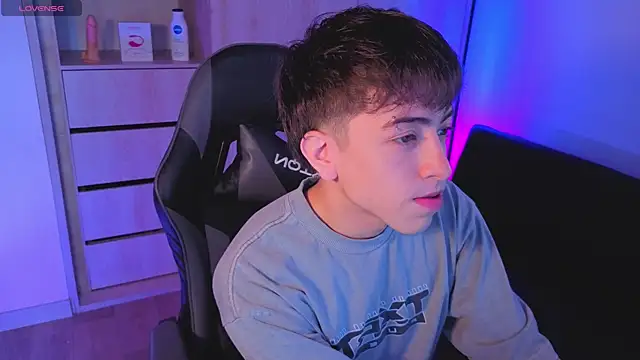 Snapshot of onlinenico chatting on 10.25.25 onlinenico online show from 10.25.25