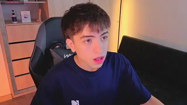 Snapshot of onlinenico chatting on 10.27.25 onlinenico online show from 10.27.25