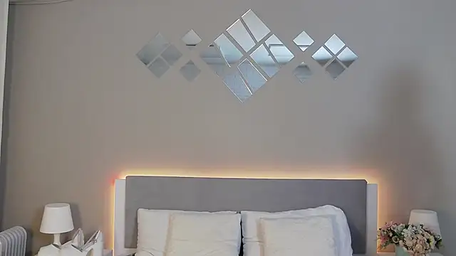 Snapshot of MarianeSun chatting on 10.09.25 MarianeSun online show from 10.09.25