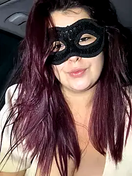 Snapshot of Saphyra_Secret chatting on 09.11.25 Saphyra Secret online show from 09.11.25