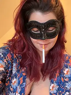 Snapshot of Saphyra_Secret chatting on 10.11.25 Saphyra Secret online show from 10.11.25