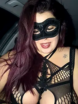 Snapshot of Saphyra_Secret chatting on 11.19.25 Saphyra Secret online show from 11.19.25