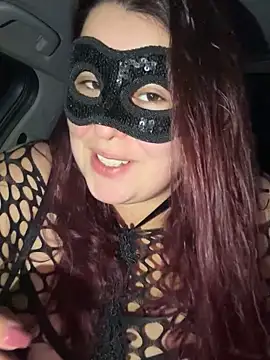 Snapshot of Saphyra_Secret chatting on 11.22.25 Saphyra Secret online show from 11.22.25