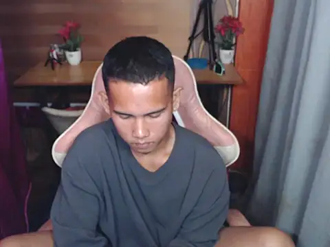 Snapshot of hotdick_zack chatting on 11.13.25 hotdick zack online show from 11.13.25