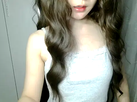 Snapshot of Annabelle-e chatting on 06.01.26 Annabelle-e online show from 06.01.26