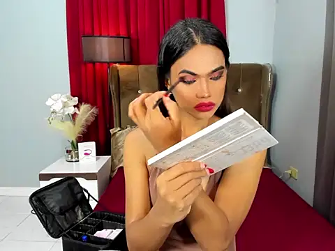 Snapshot of 1HotAsianTS chatting on 12.17.25 1HotAsianTS online show from 12.17.25