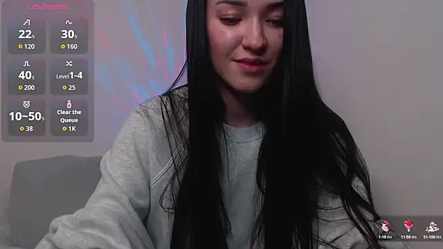 Snapshot of Veliora chatting on 10.05.25 Veliora online show from 10.05.25