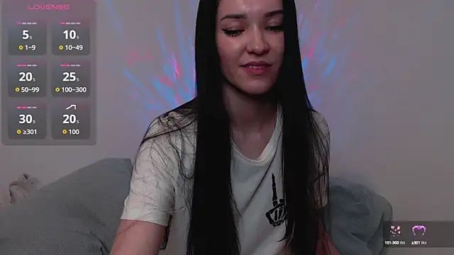 Snapshot of Veliora chatting on 10.08.25 Veliora online show from 10.08.25