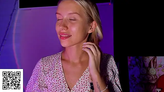 ElysiaXo online show from 11.10.25