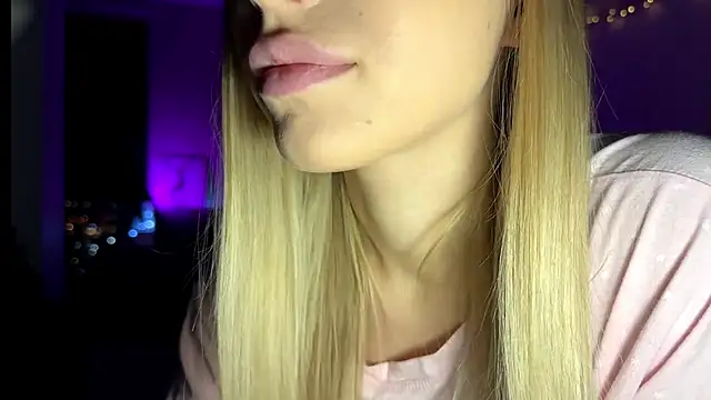 ElysiaXo online show from 12.18.25