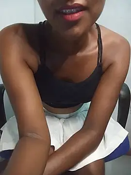Snapshot of venuki_ihalagamage chatting on 07.16.26 venuki ihalagamage online show from 07.16.26
