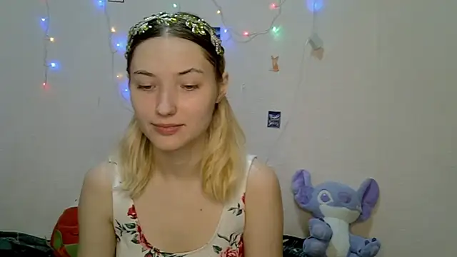  kikiclark   online show from 09.09.25