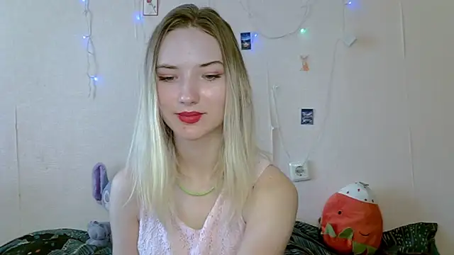  kikiclark   online show from 09.17.25