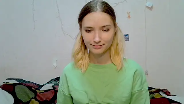  kikiclark   online show from 09.28.25