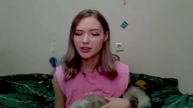  kikiclark   online show from 10.19.25