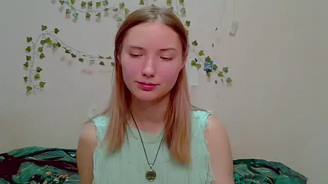  kikiclark   online show from 11.28.25