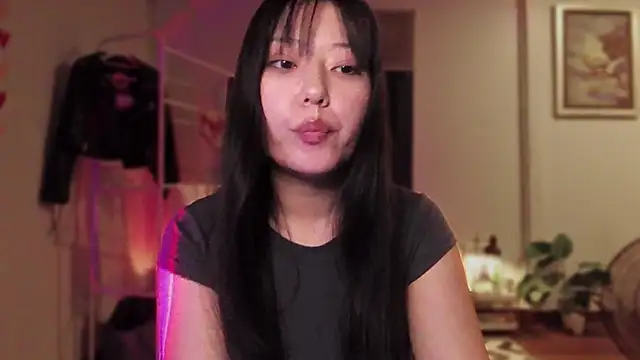 Snapshot of WonderMira chatting on 02.13.26 WonderMira online show from 02.13.26