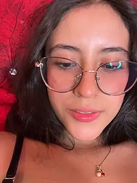 Snapshot of Juanita-Diaz chatting on 09.18.25 Juanita-Diaz online show from 09.18.25