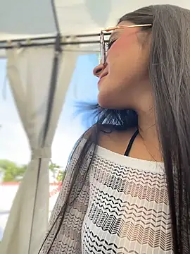 Snapshot of Juanita-Diaz chatting on 11.15.25 Juanita-Diaz online show from 11.15.25