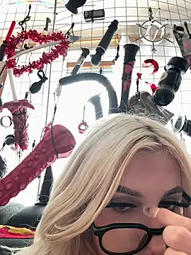 Steffi Snowbunny online show from 08.02.26