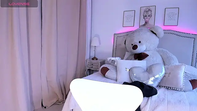 Mayajhons online show from 11.20.25