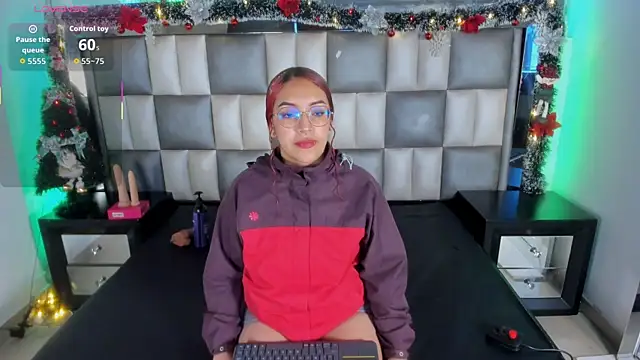 Snapshot of Valkiria_js chatting on 12.02.25 Valkiria js online show from 12.02.25