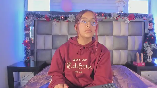 Snapshot of Valkiria_js chatting on 12.04.25 Valkiria js online show from 12.04.25