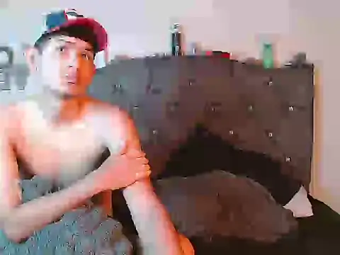 Snapshot of logan_willyams_ chatting on 09.21.25 logan willyams online show from 09.21.25