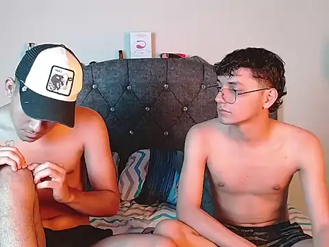 Snapshot of logan_willyams_ chatting on 10.02.25 logan willyams online show from 10.02.25