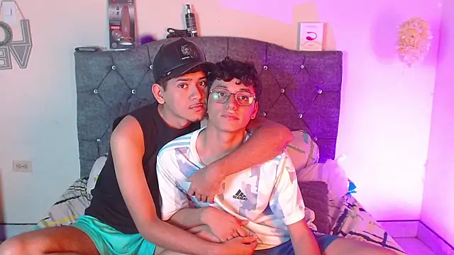 Snapshot of logan_willyams_ chatting on 10.28.25 logan willyams online show from 10.28.25