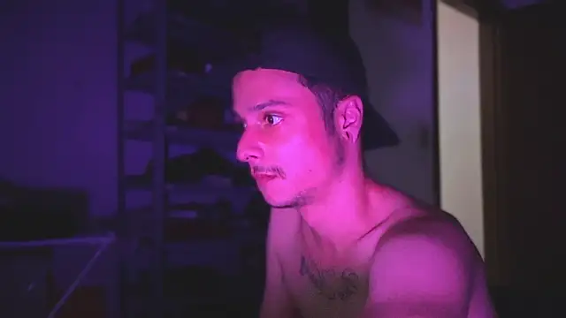 Snapshot of chrisalmeid_ chatting on 09.21.25 chrisalmeid online show from 09.21.25