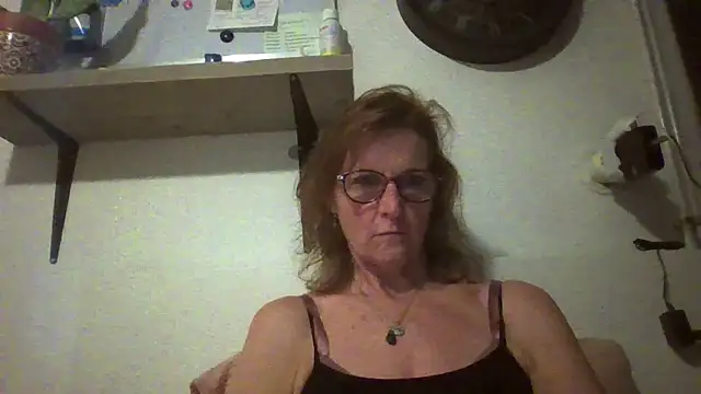 Snapshot of Valinella chatting on 09.08.25 Valinella online show from 09.08.25