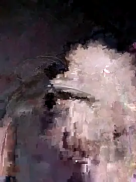 Snapshot of VanGau031694 chatting on 10.12.25 VanGau031694 online show from 10.12.25